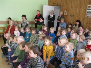 Utenos vaikų lopšelyje -darželyje "Želmenėlis"  vyko vaikų lietuvių liaudies kūrybos atlikėjų konkursas „Tramtatulis-2013", skirtas Vasario 16-ąjai